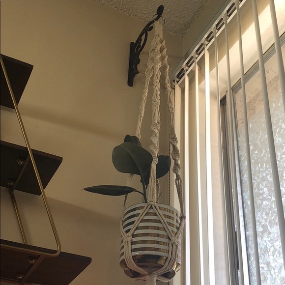 Macramé plant hanger - Picture 4 of 7